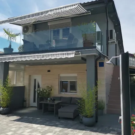 Apartman Sarm Vir