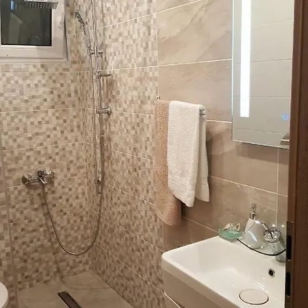 Sarm Apartment Vir