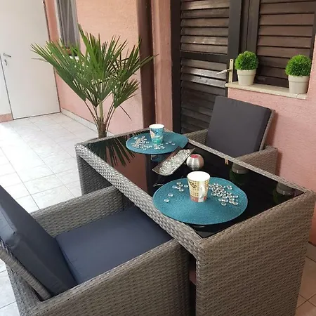 Sarm Apartment Vir